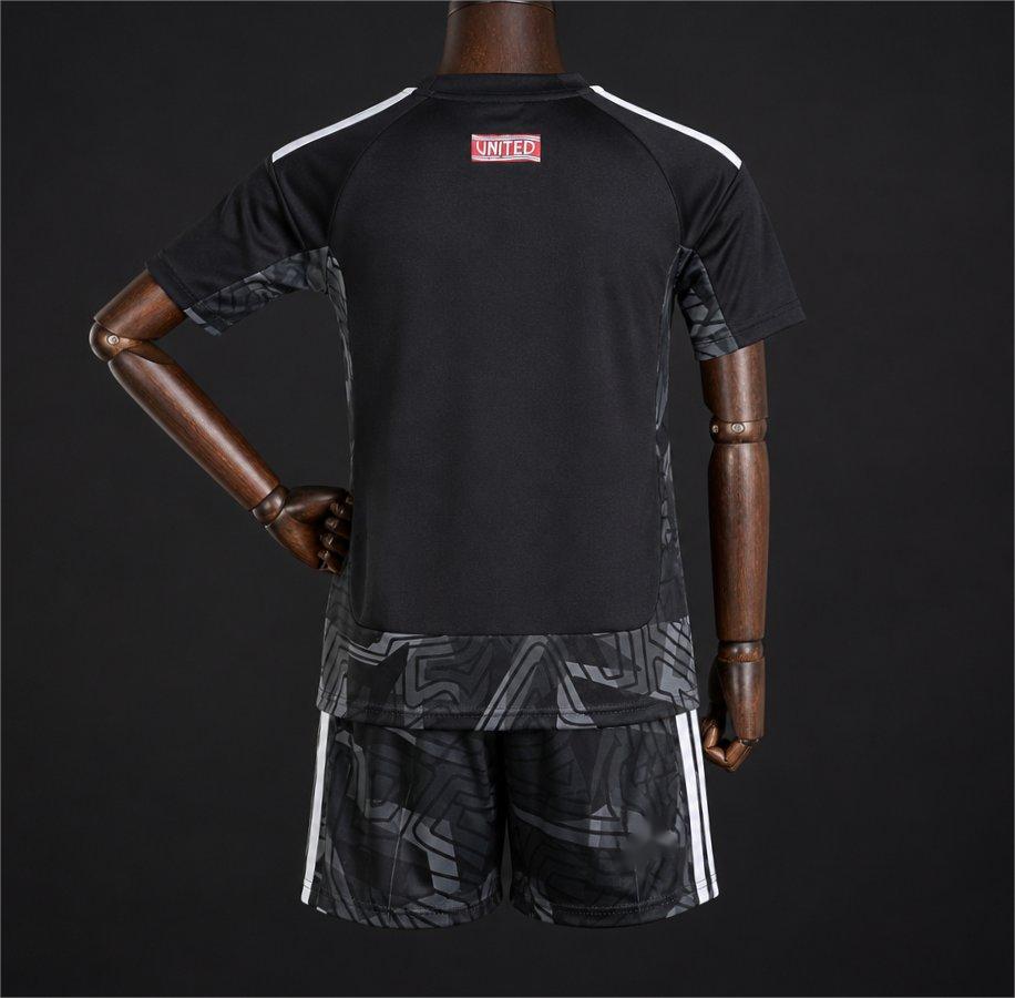 2026-27 Manchester United Home Goalkeeper BlackWhite Kids 16-28