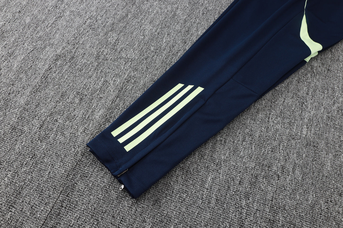 2023-24 Paris Saint-Germain PSG BEIGE Trainingsanzug-Set