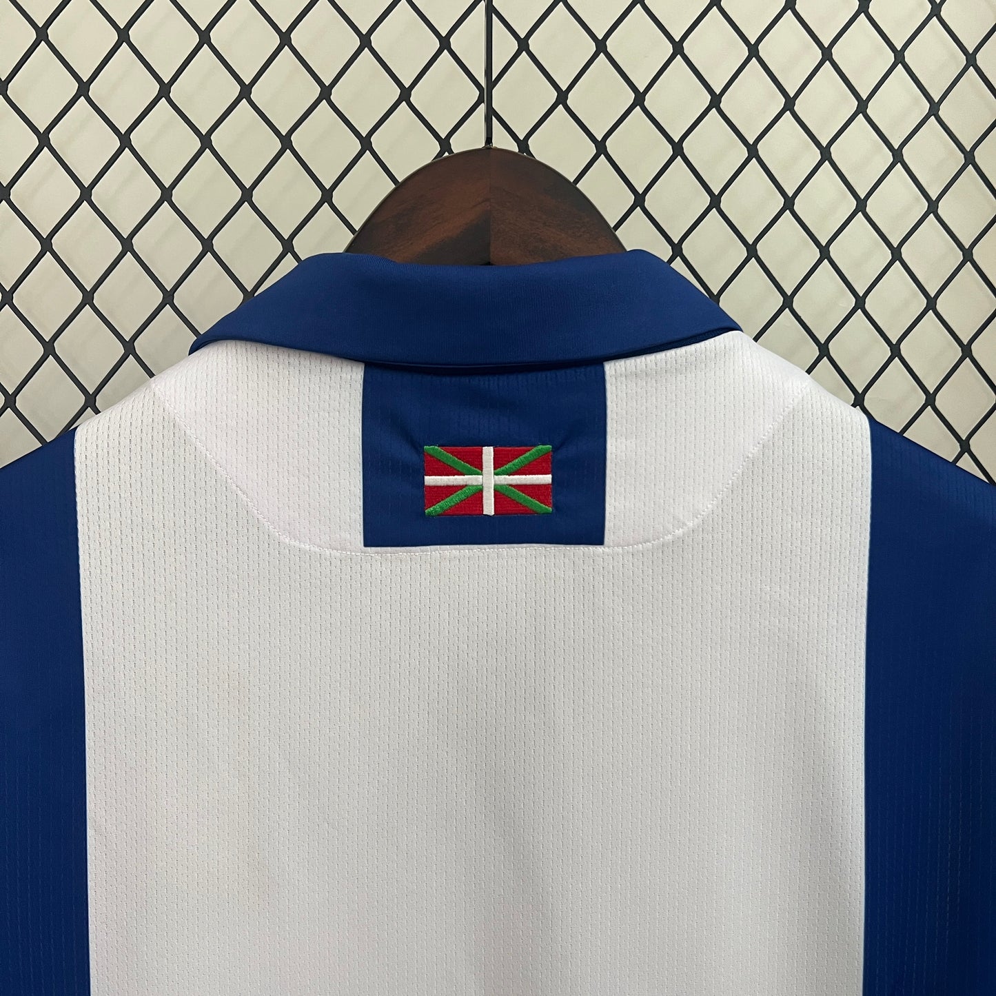 2024-25 Real Sociedad Heimtrikot
