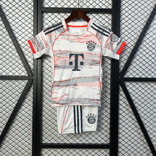 2024-25 Bayern Home KINDER 16-28