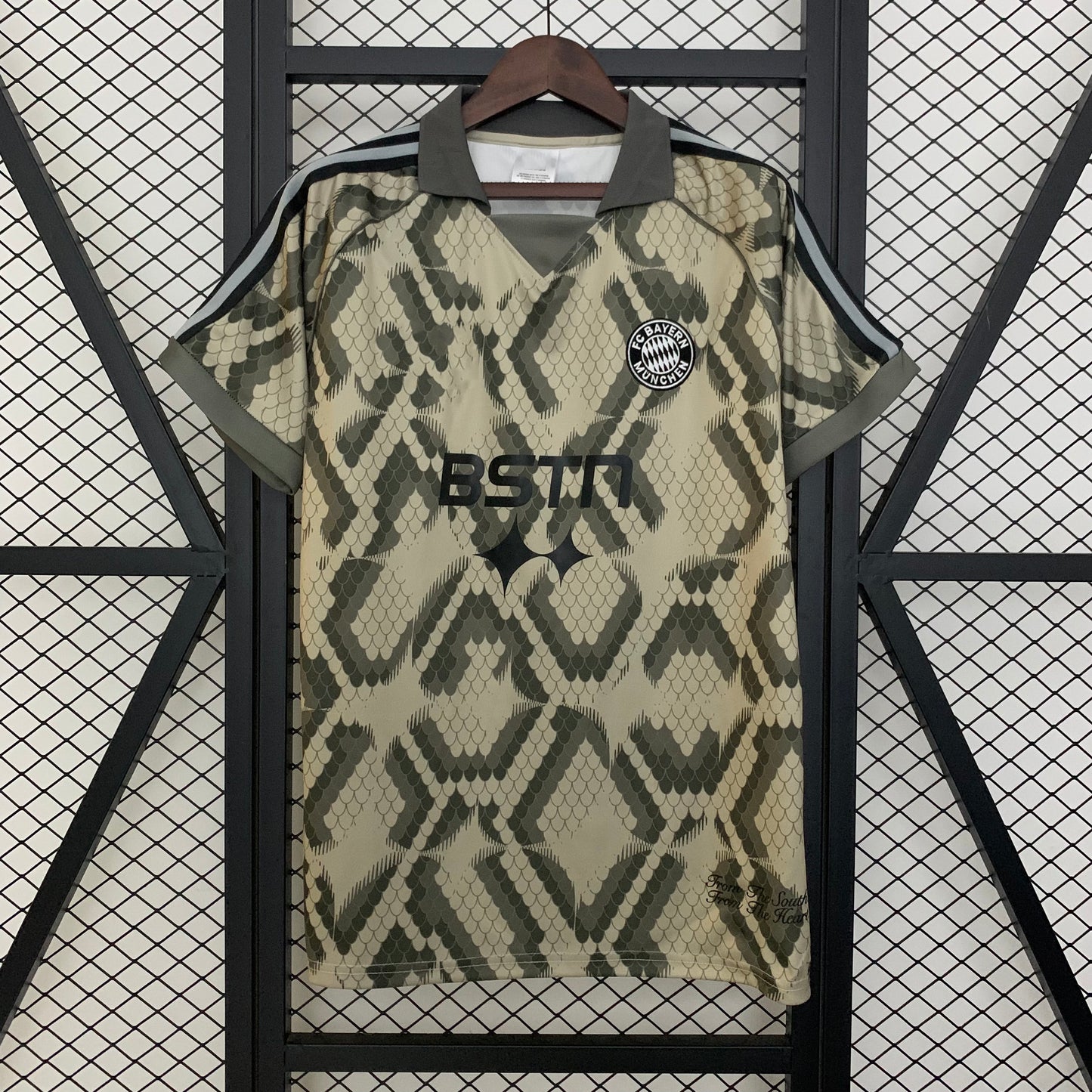 2025-26 Bayern Munich Special Snake pattern Size S-2XL