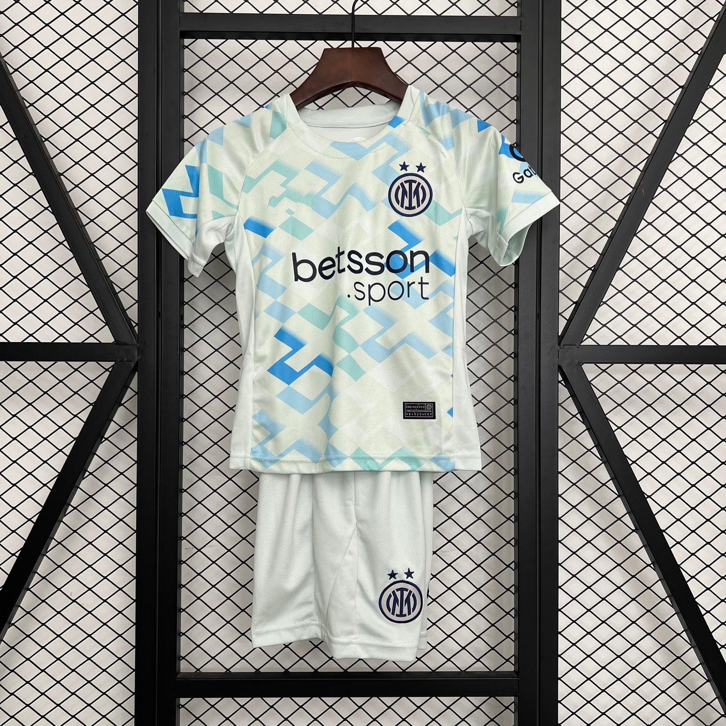 Heimtrikots für Kinder des AC Mailand 2023 und 2024