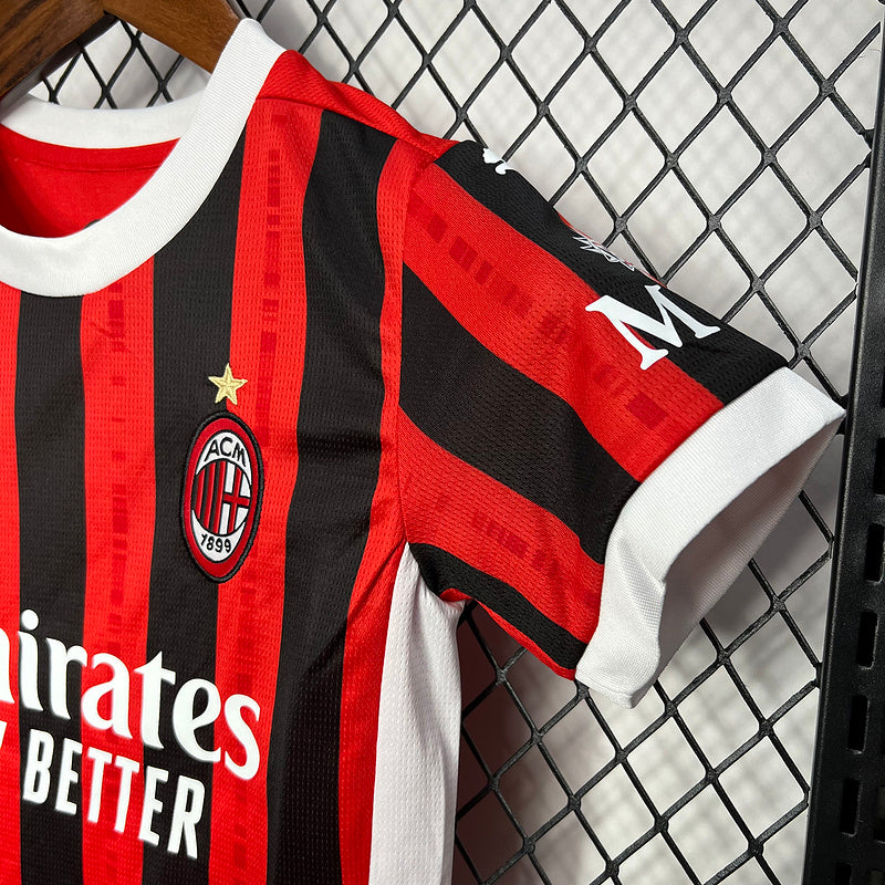 Maillots domicile enfant AC Milan 2023 et 2024