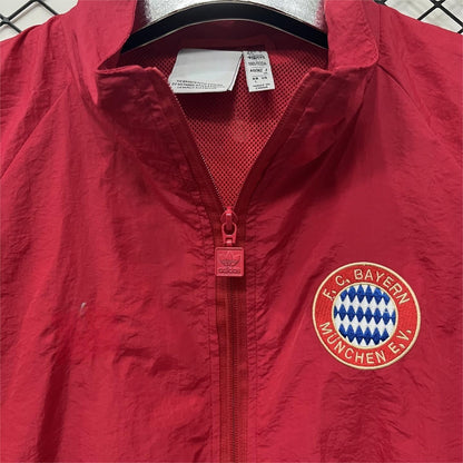 2025-26 Bayern Retro Windbreaker S-2XL