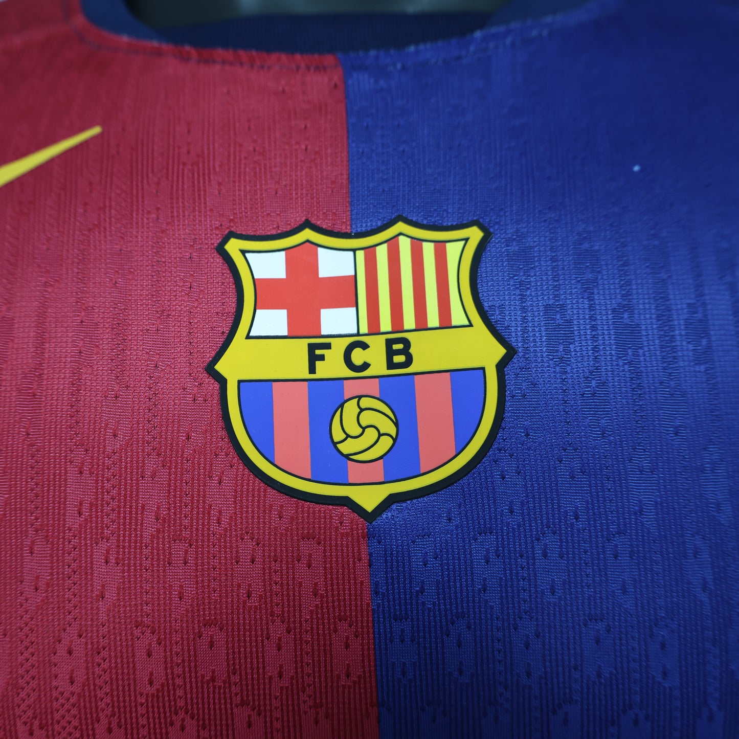 RETRO 2016-2017 Barcelona Long Sleeved Away