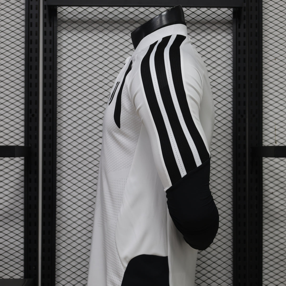 2026-27 Juventus White Training Long Sleeve Player S-3XL