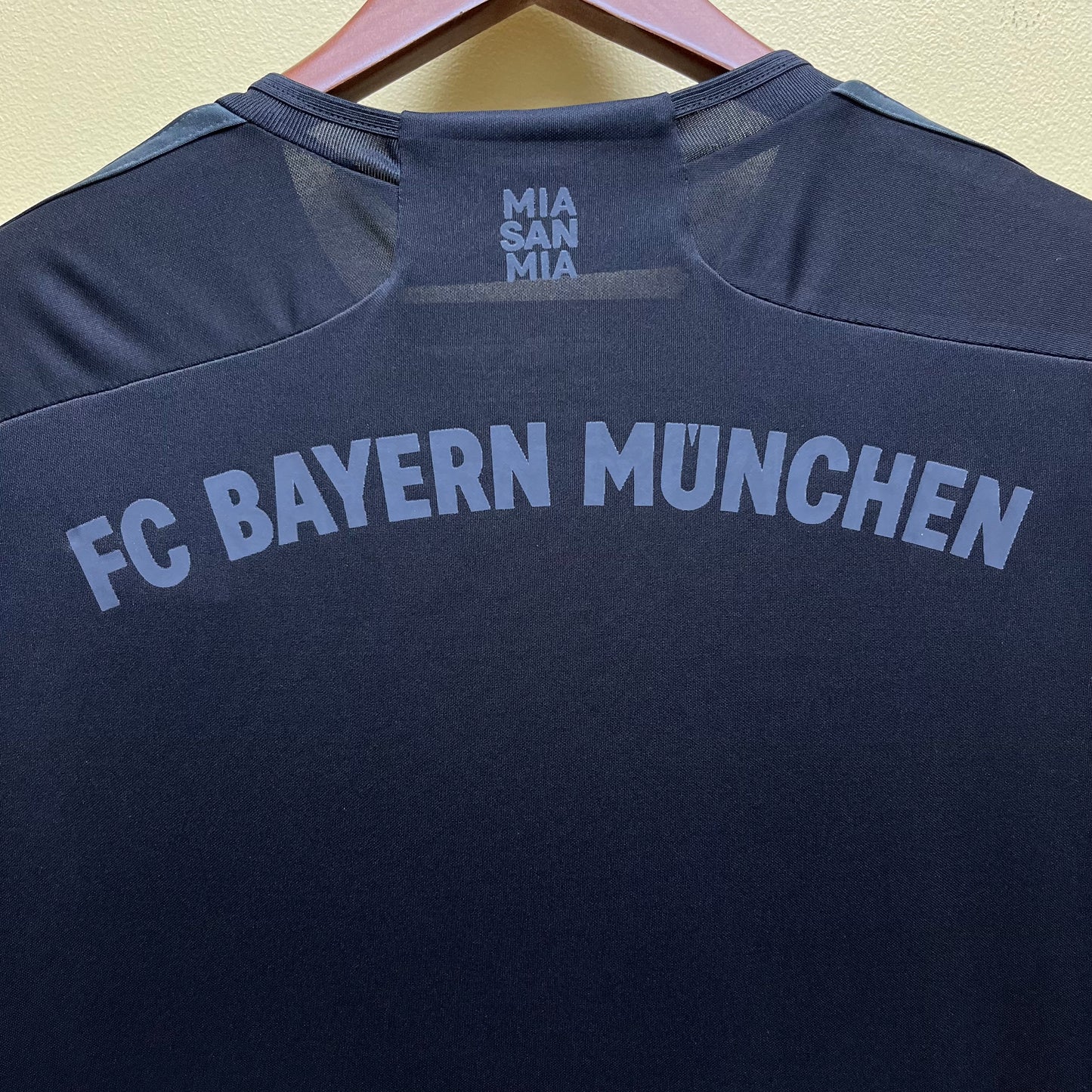 23-24 Bayern Black S-XXL