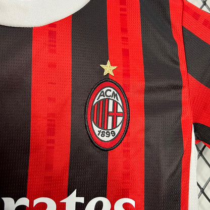 Maillots domicile enfant AC Milan 2023 et 2024