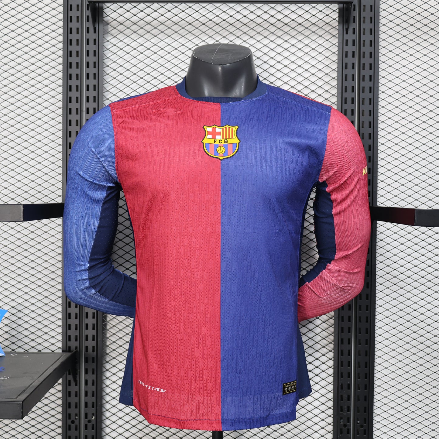 RETRO 2016-2017 Barcelona Long Sleeved Away