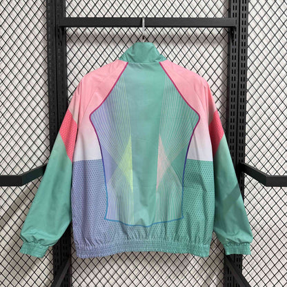 Cortavientos reversible impermeable edición especial rosa y verde 2025-26 del Barcelona