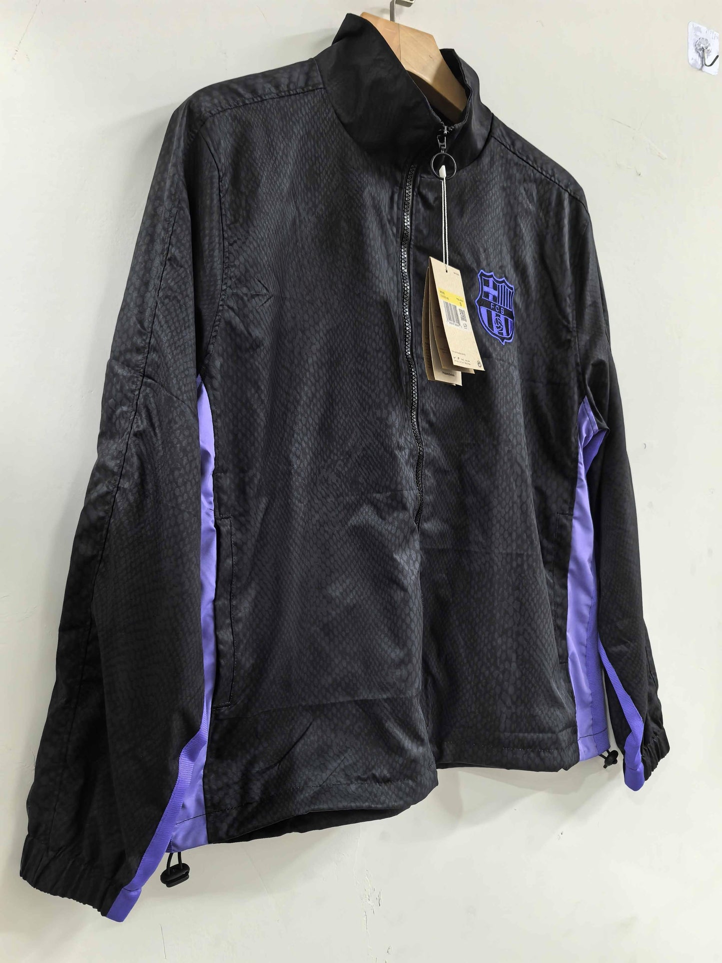 2025-26 Barcelona Retro Thick Embroidered Fully Waterproof Windbreaker S-2XL