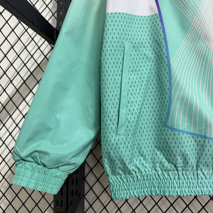 Cortavientos reversible impermeable edición especial rosa y verde 2025-26 del Barcelona