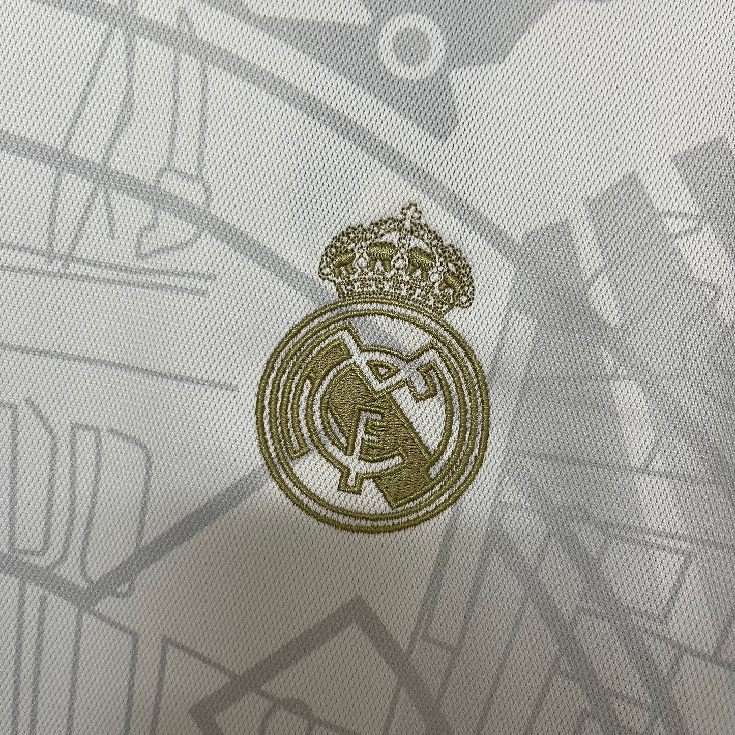 2023-24 Real Madrid Sonderedition Platin