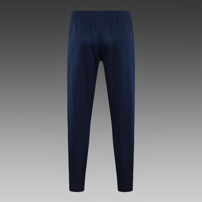 Conjunto de entrenamiento blanco del Real Madrid 2023-24