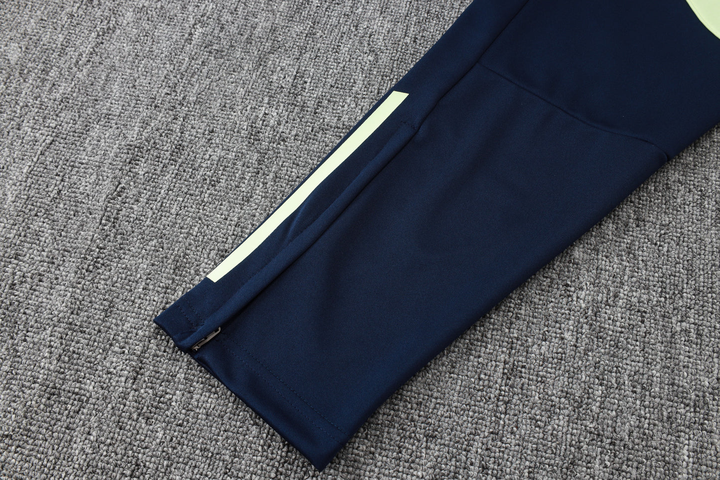 2023-24 Paris Saint-Germain PSG BEIGE Trainingsanzug-Set