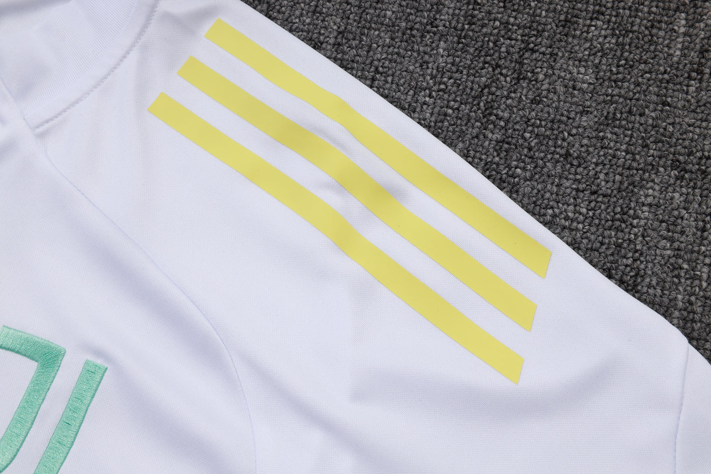 Conjunto de entrenamiento rojo del Barcelona 2024-25 (tallas S-2XL)