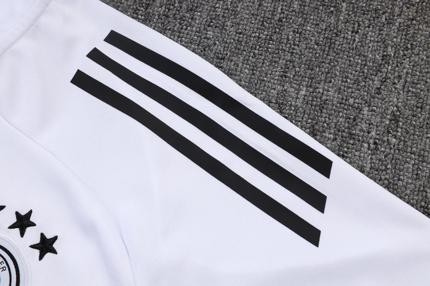 Conjunto de entrenamiento rojo del Barcelona 2024-25 (tallas S-2XL)