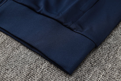 Conjunto de entrenamiento blanco del Real Madrid 2023-24