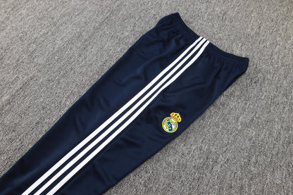 Conjunto de entrenamiento blanco del Real Madrid 2023-24
