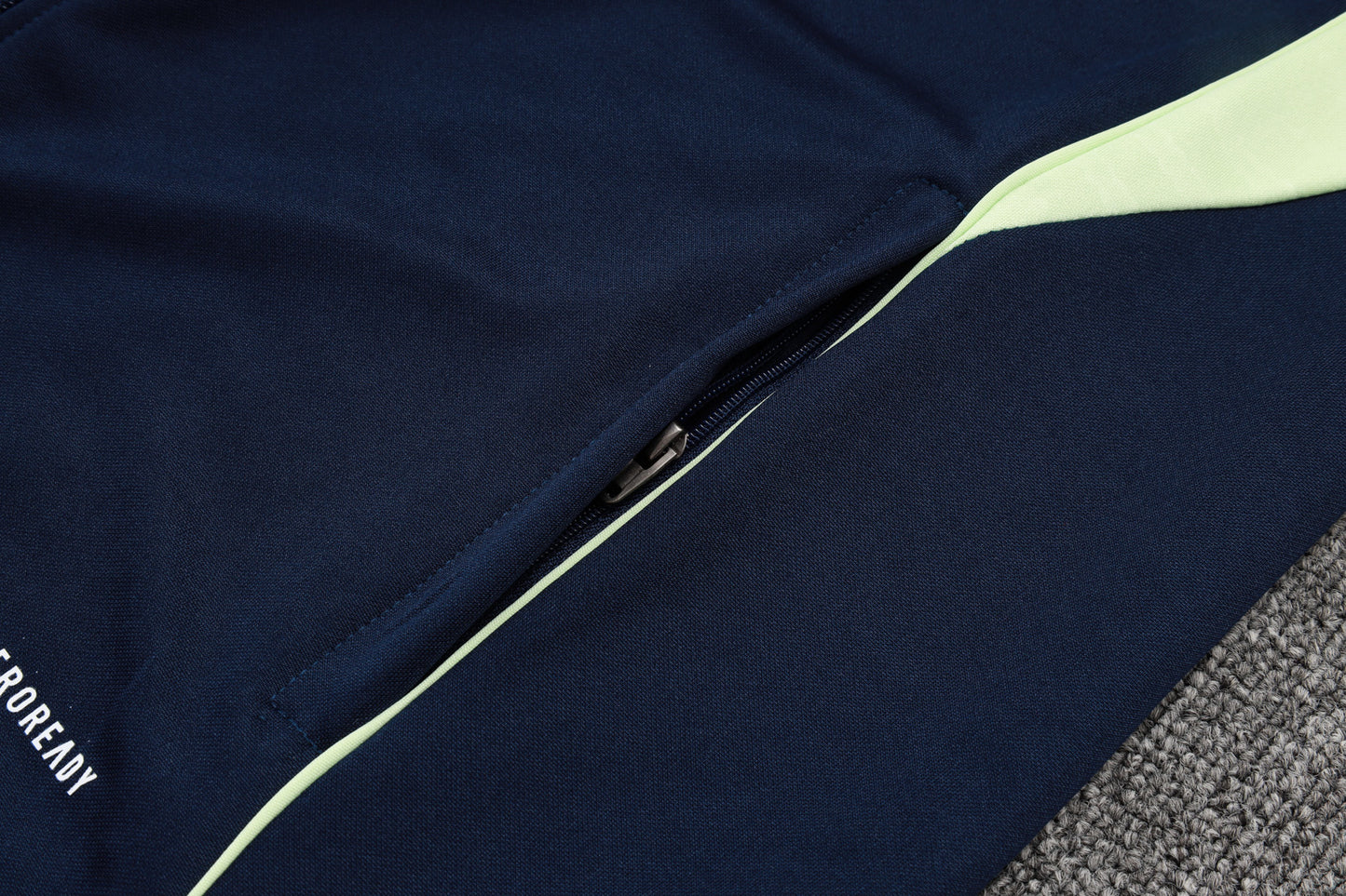 Conjunto de entrenamiento morado Edición especial del Real Madrid 2024-25 S-2XL