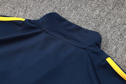 Conjunto de entrenamiento blanco del Real Madrid 2023-24