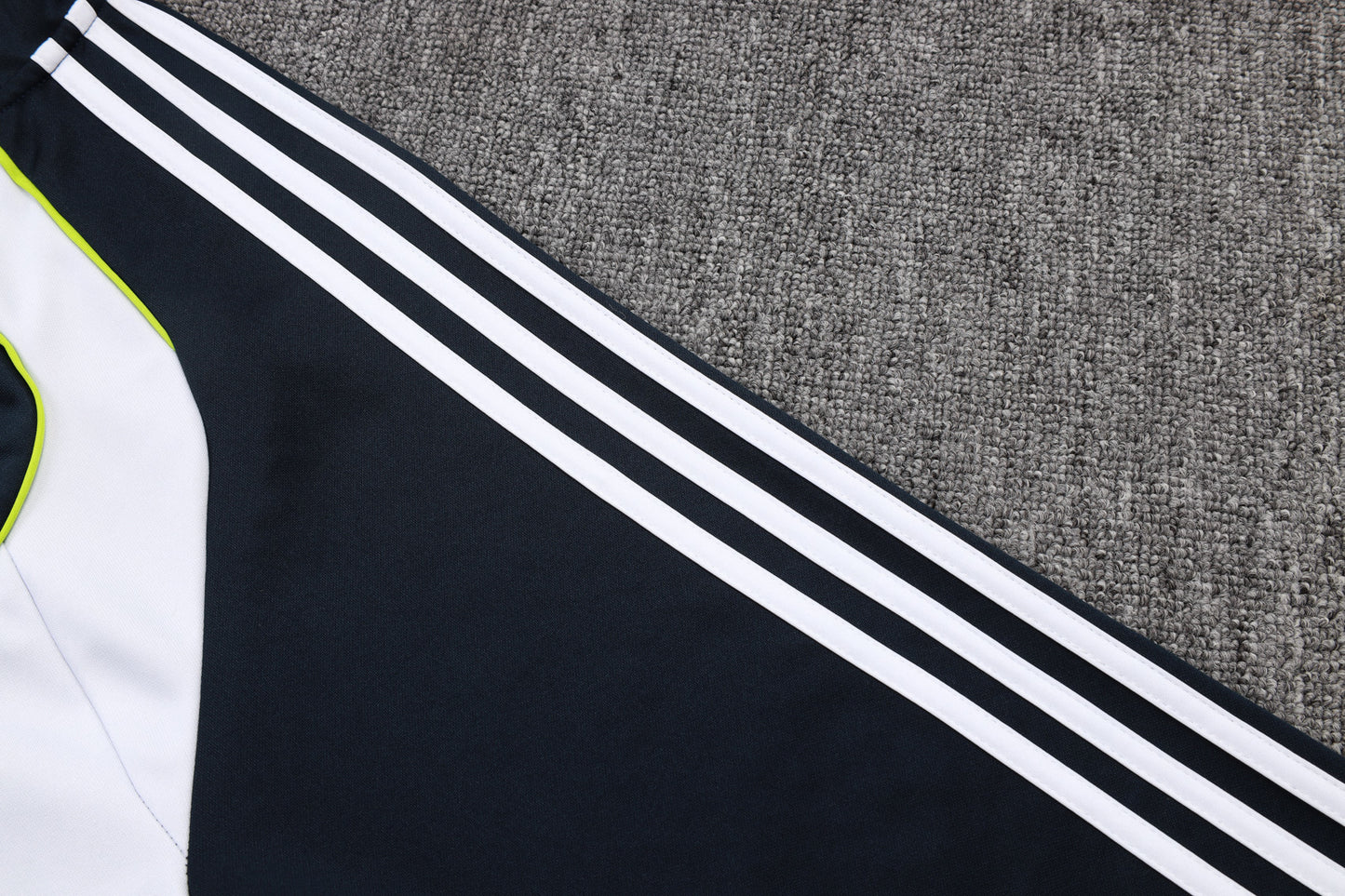 2023-24 Paris Saint-Germain PSG BEIGE Trainingsanzug-Set