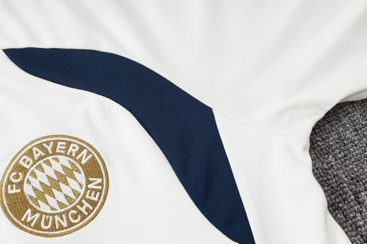 2026-27 Bayern Munich Beige Half Zip Training Suit Adults Or Children