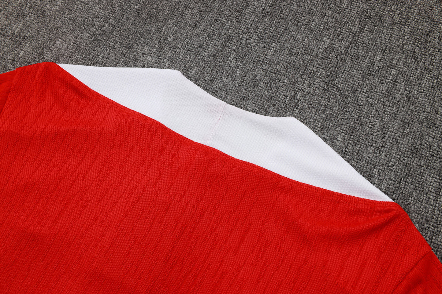 Conjunto de entrenamiento rojo del Barcelona 2024-25 (tallas S-2XL)