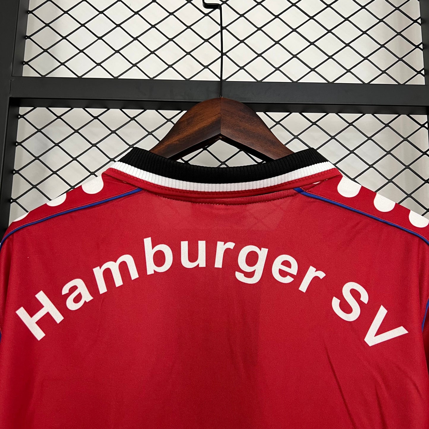 2000 Hamburg Red Retro S-2XL