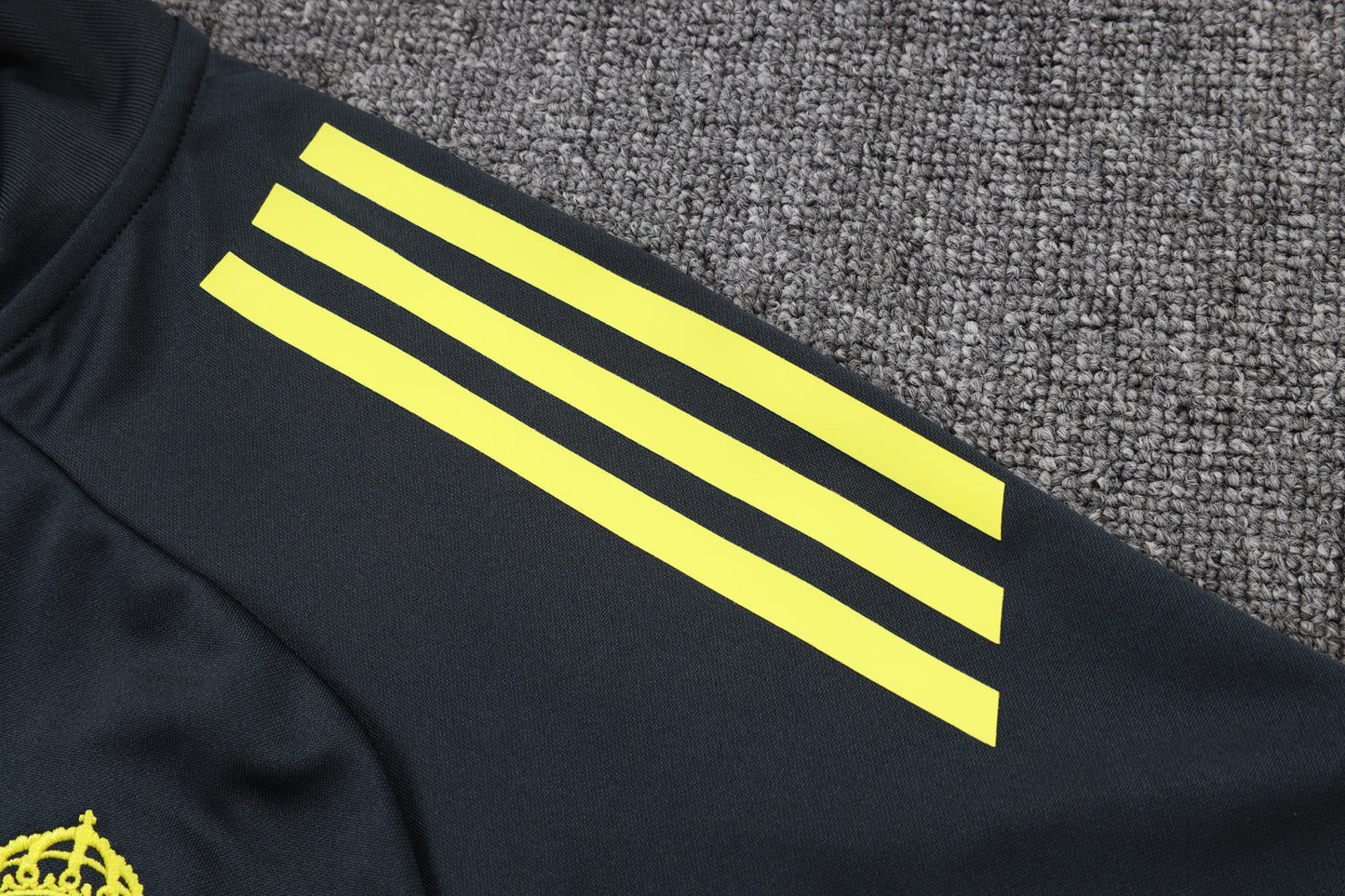 2025-26 Real Madrid Chándal de entrenamiento con cremallera larga, gris oscuro (mangas amarillas) Tallas S-2XL