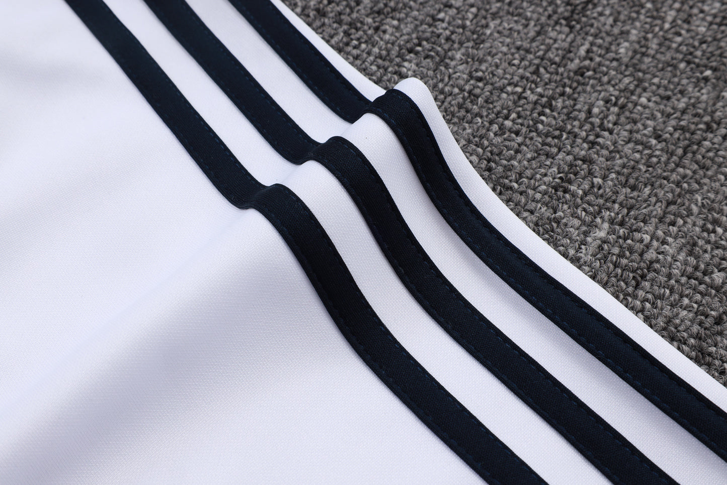 2023-24 Paris Saint-Germain PSG BEIGE Trainingsanzug-Set