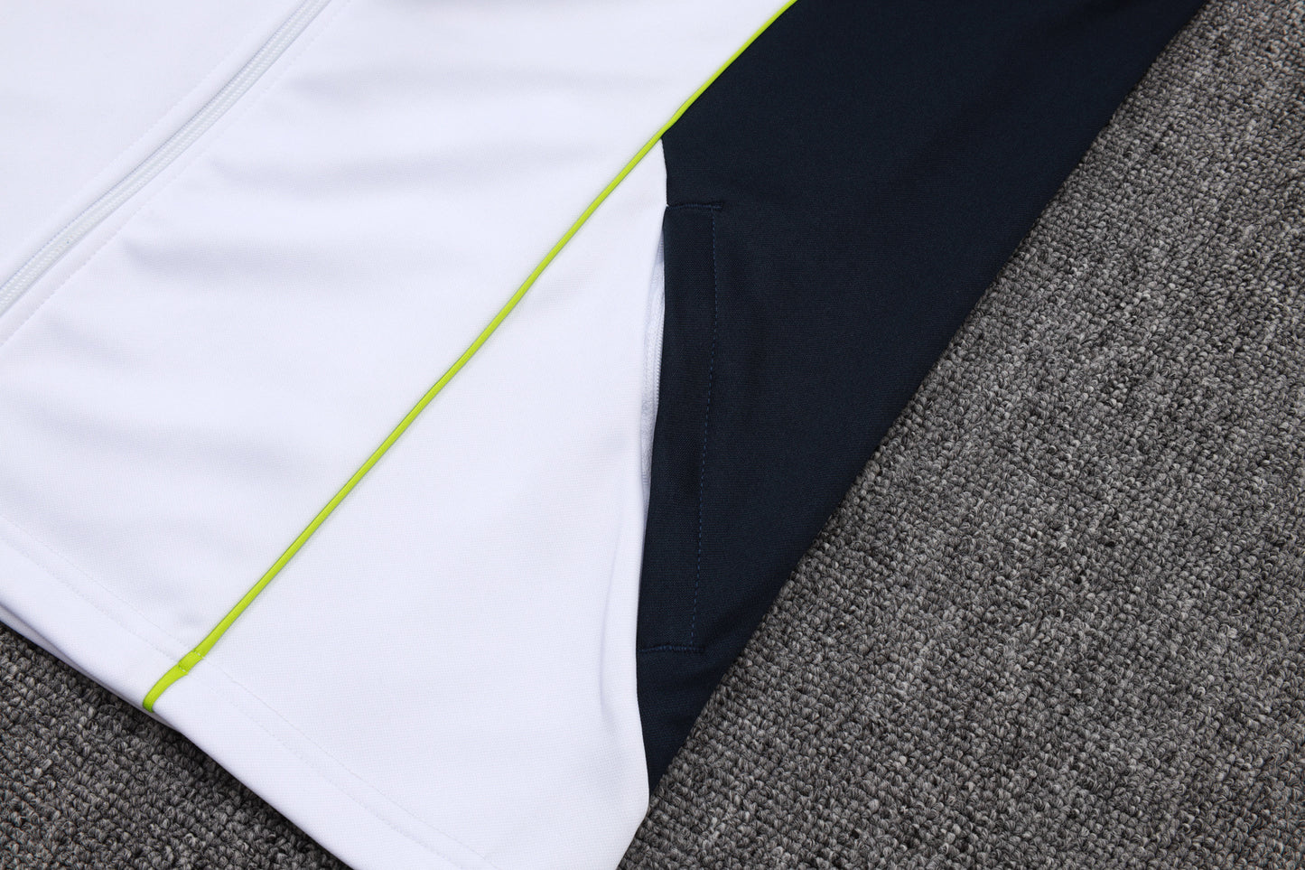 2023-24 Paris Saint-Germain PSG BEIGE Trainingsanzug-Set