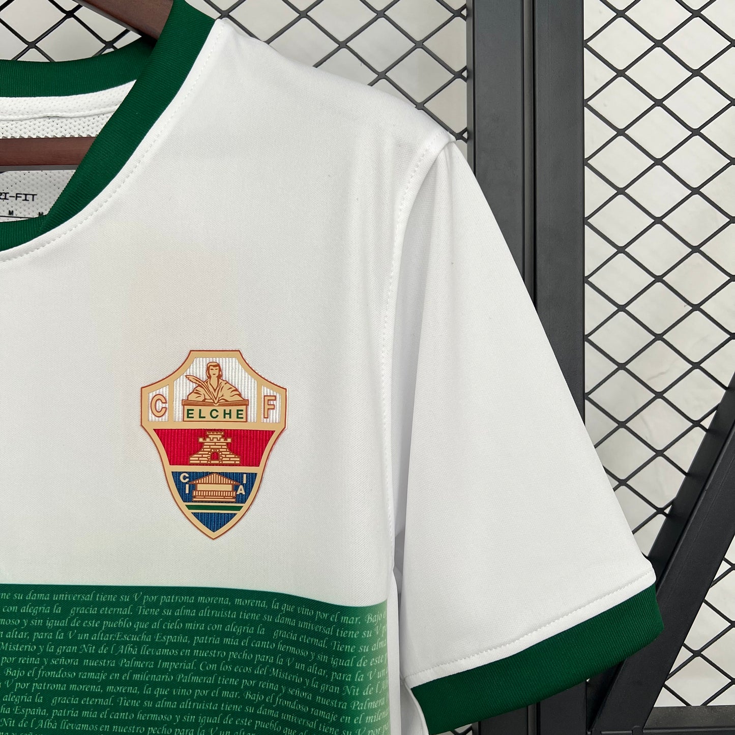2024-25 Rayo Vallecano Heimtrikot