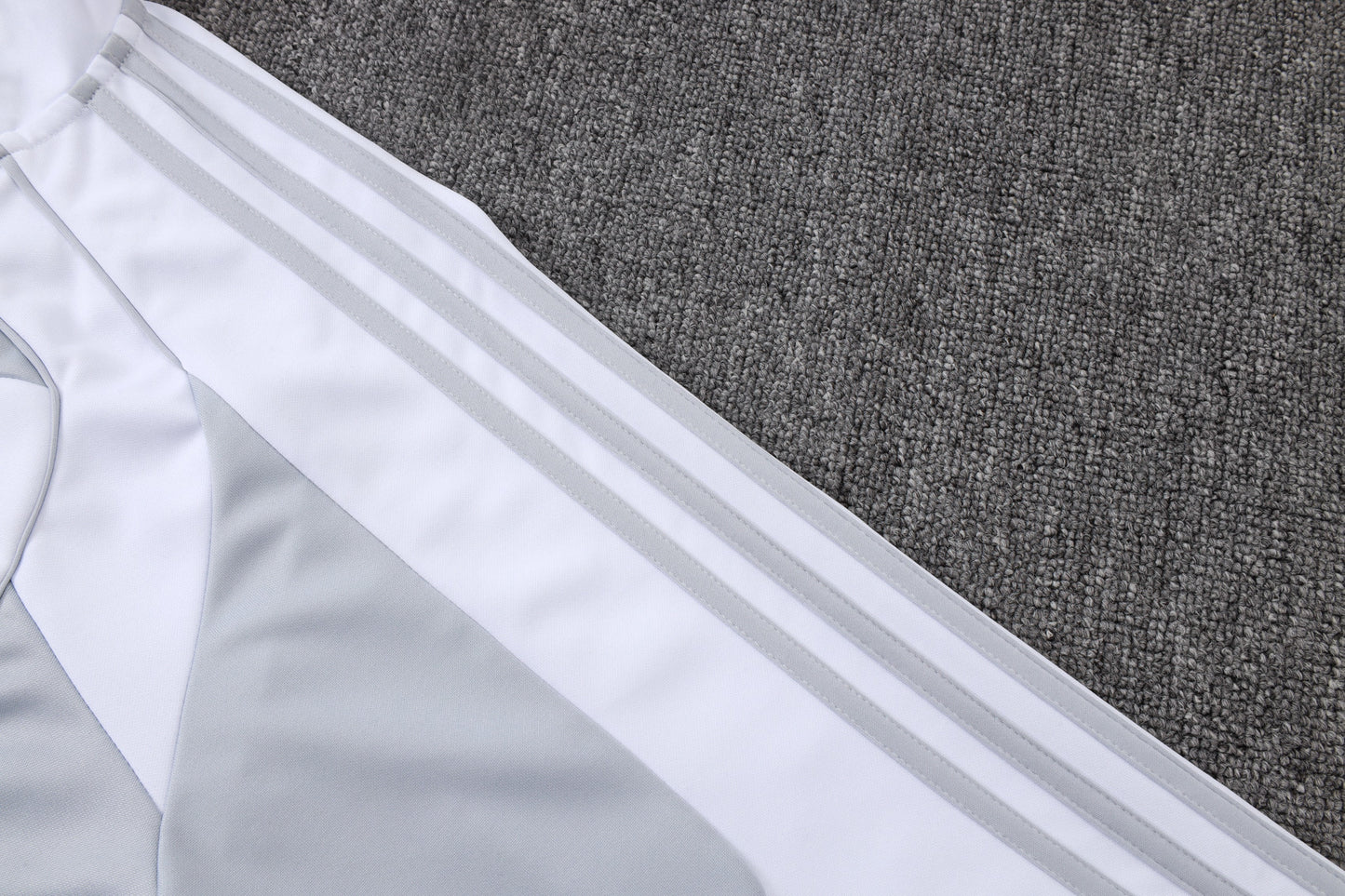 Conjunto de entrenamiento morado Edición especial del Real Madrid 2024-25 S-2XL