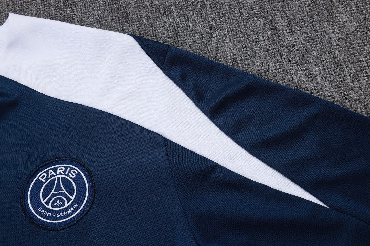 Conjunto de entrenamiento rojo del Barcelona 2024-25 (tallas S-2XL)