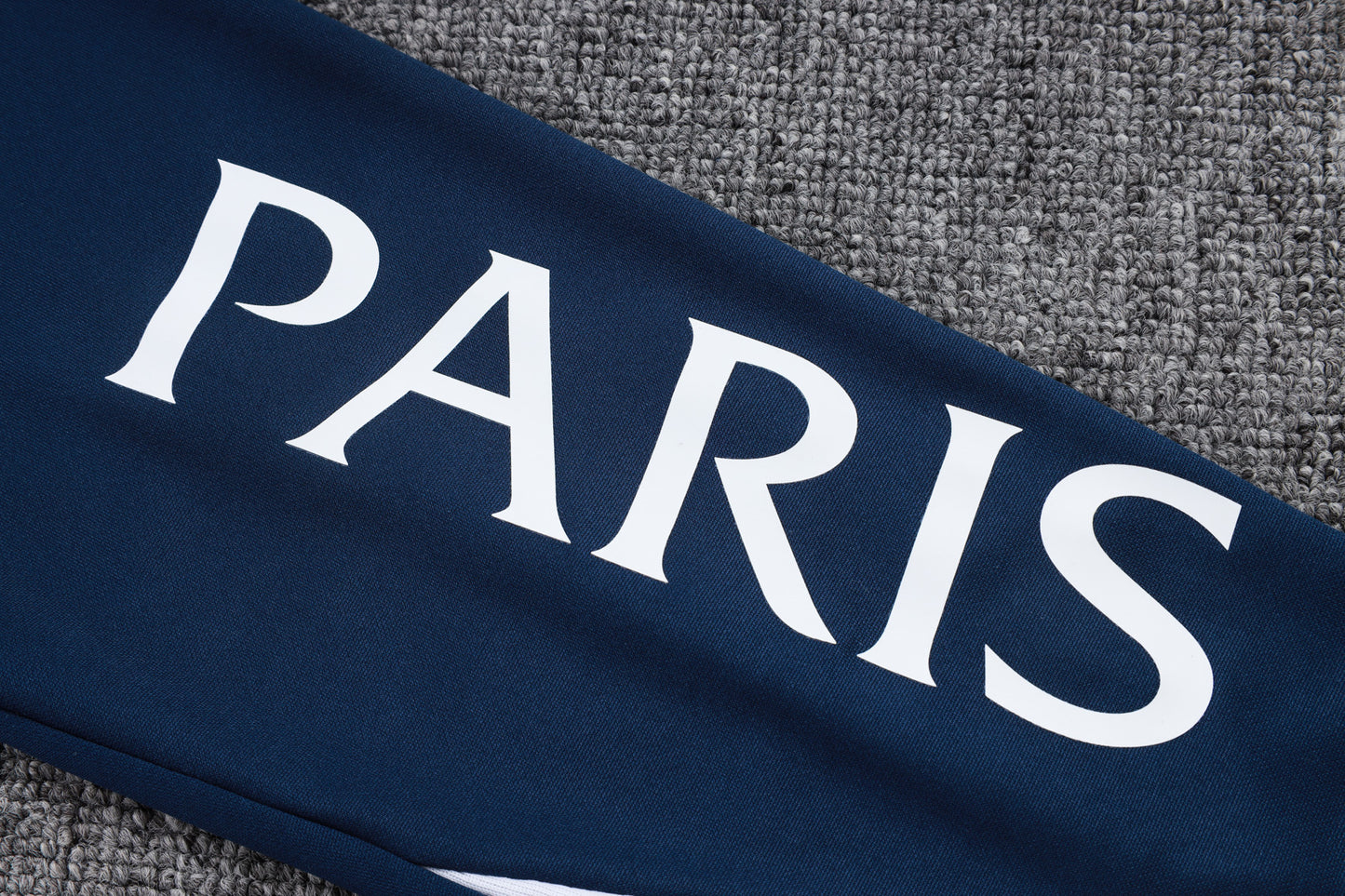 Conjunto de entrenamiento rojo del Barcelona 2024-25 (tallas S-2XL)