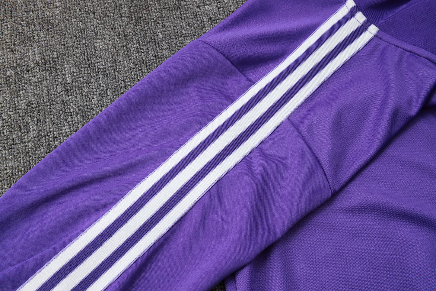 Conjunto de entrenamiento morado Edición especial del Real Madrid 2024-25 S-2XL