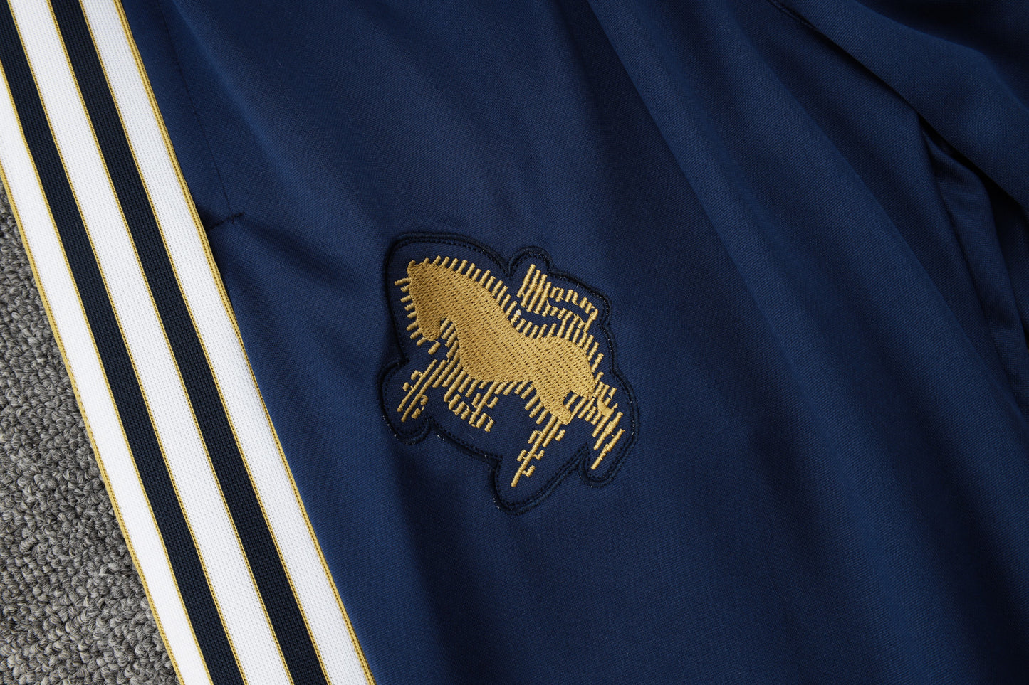 Conjunto de entrenamiento rojo del Barcelona 2024-25 (tallas S-2XL)