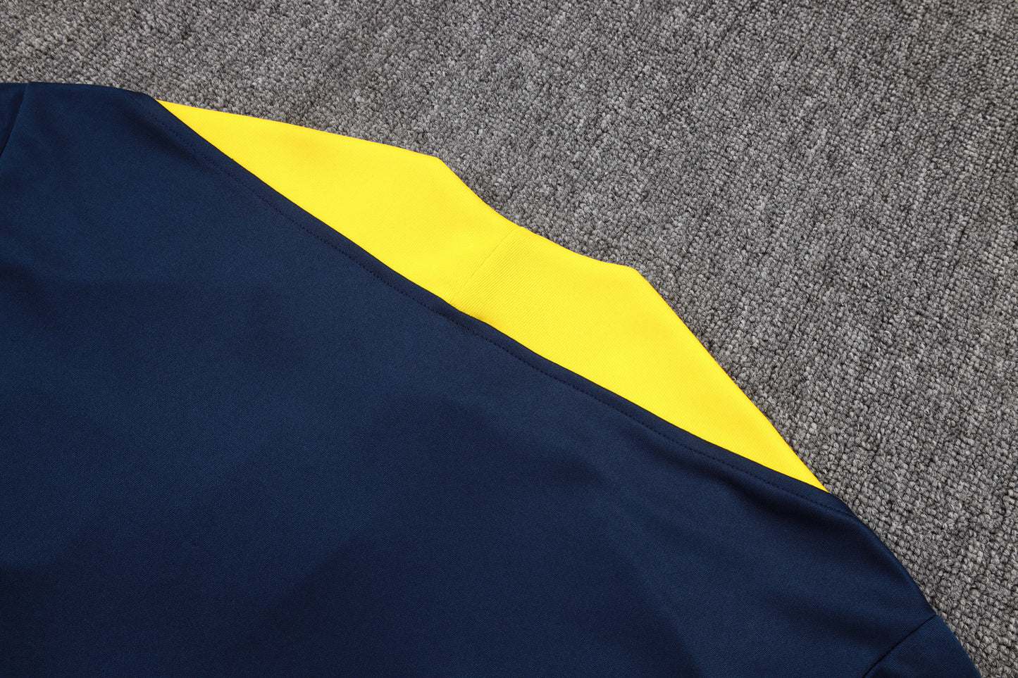 Conjunto de entrenamiento rojo del Barcelona 2024-25 (tallas S-2XL)