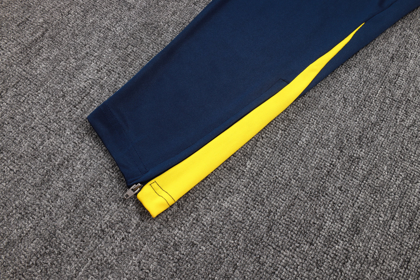 Conjunto de entrenamiento rojo del Barcelona 2024-25 (tallas S-2XL)