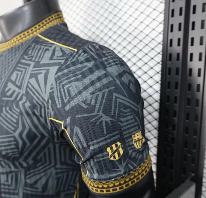 2026 Brasilien Schwarz mit Gold Geometrisches Stammesmuster Spieler S-2XL