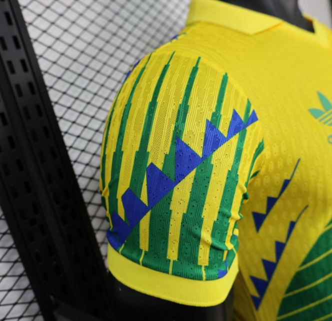 2026 Brasilien Gelb mit grünen und blauen geometrischen Mustern Spieler S-2XL