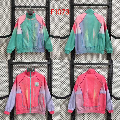 Cortavientos reversible impermeable edición especial rosa y verde 2025-26 del Barcelona