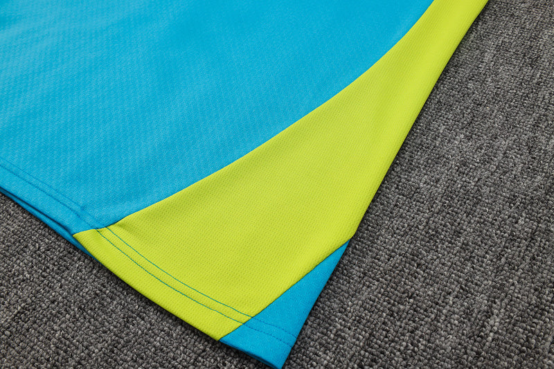 Conjunto de entrenamiento azul claro del Manchester City 2023-2024