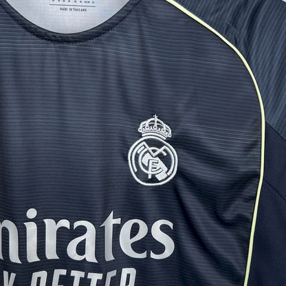 Camiseta de manga larga local del Real Madrid 2025-26 (tallas S-2XL)