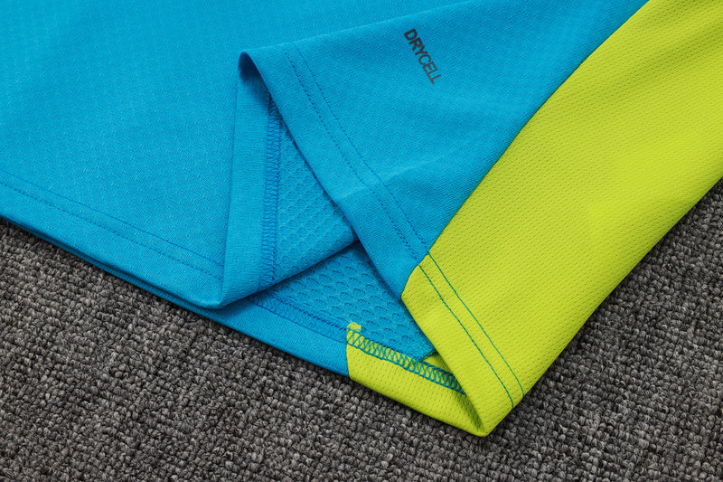 Conjunto de entrenamiento azul claro del Manchester City 2023-2024