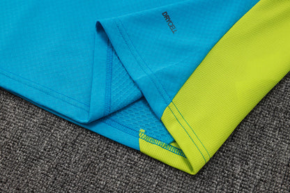 Conjunto de entrenamiento azul claro del Manchester City 2023-2024