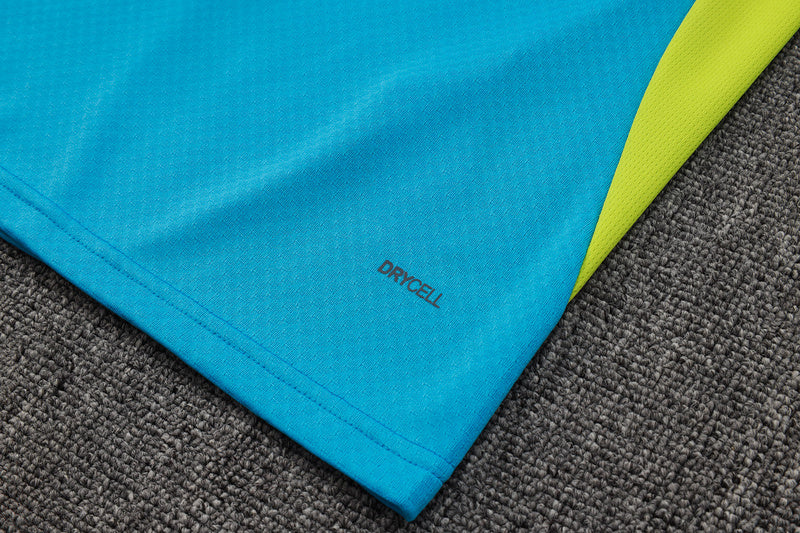 Conjunto de entrenamiento azul claro del Manchester City 2023-2024