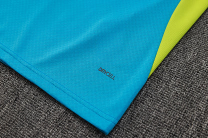 Conjunto de entrenamiento azul claro del Manchester City 2023-2024