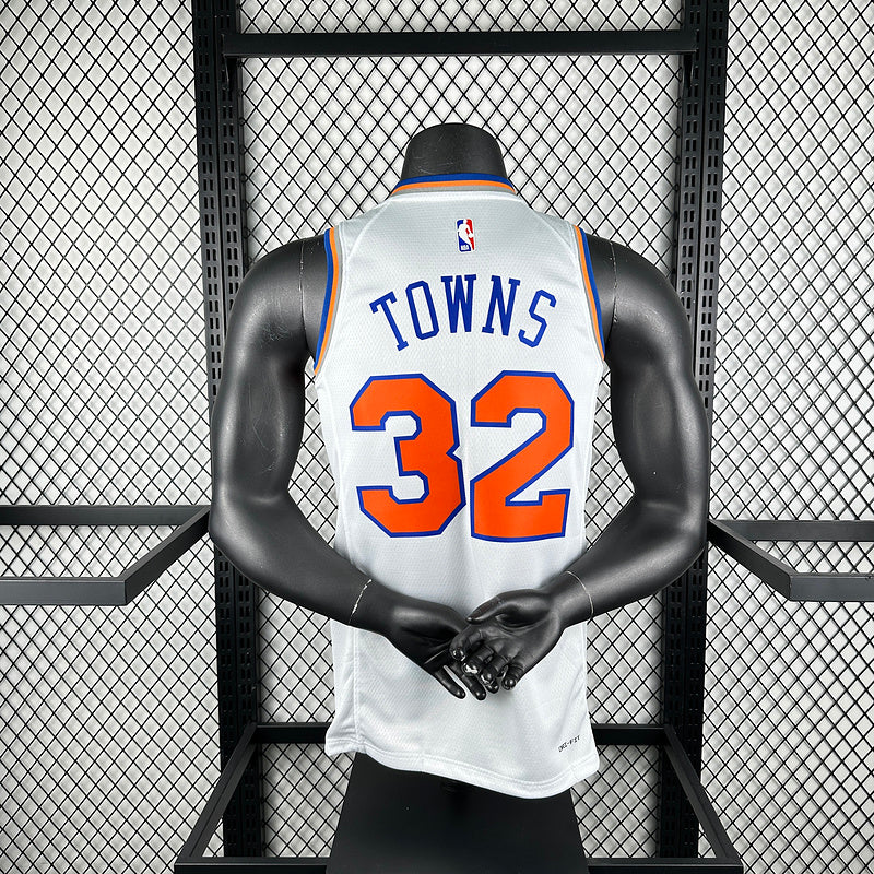 NBA 2025-26 New York Knicks  32 TOWNS White